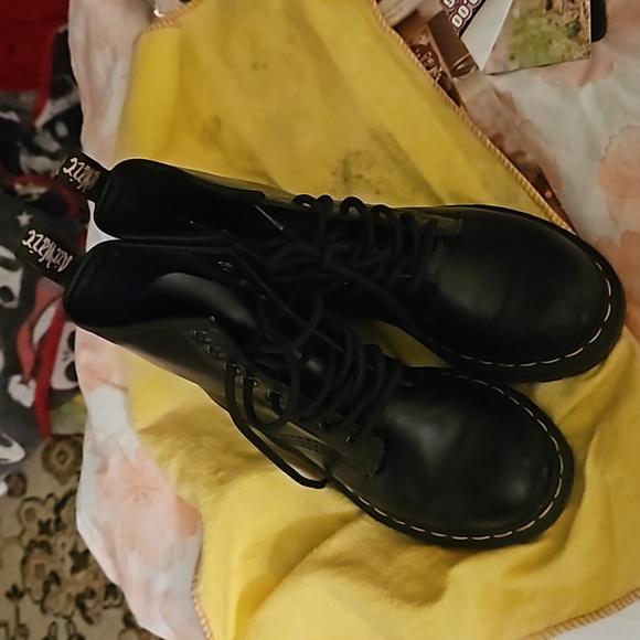 Doc Marten boots - Picture 4 of 11